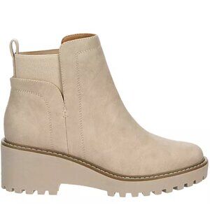 DV Dolce Vita Rielle Lug Sole Wedge Booties - Size 8.5